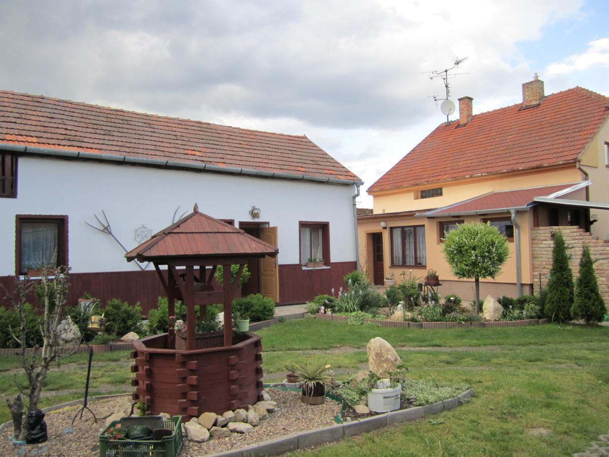 Penzion Bulhary S Vinnym Sklepem Zewnętrze zdjęcie